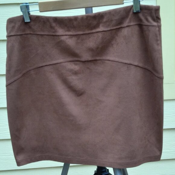 Express Cognac Brown Faux Suede Mini Skirt Elastic Waist Washable Sz L - Picture 2 of 2
